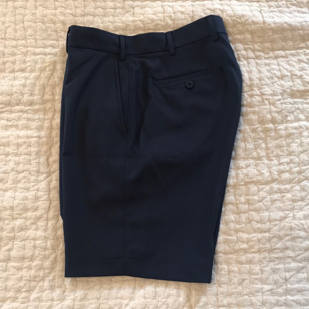 Men’s Hart Schaffner Marx navy golf & leisure shorts. Sz. 32